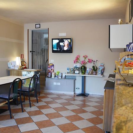 Villa Chiara ลาซีเซ ภายนอก รูปภาพ