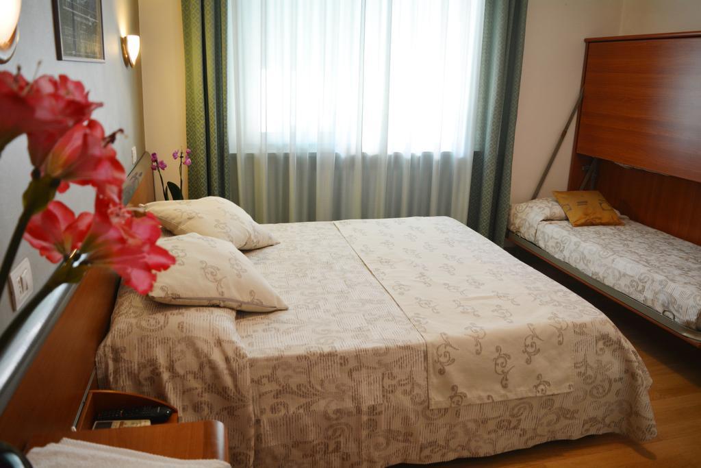 Villa Chiara ลาซีเซ ภายนอก รูปภาพ